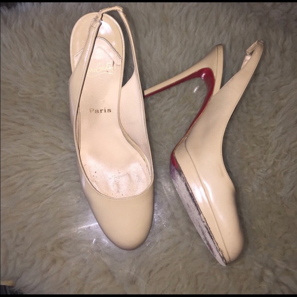 nude christian louboutin pumps